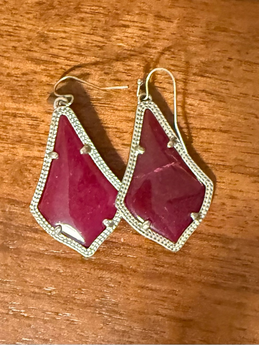 Kendra Scott Deep Berry Drop Earrings in Silver Frame